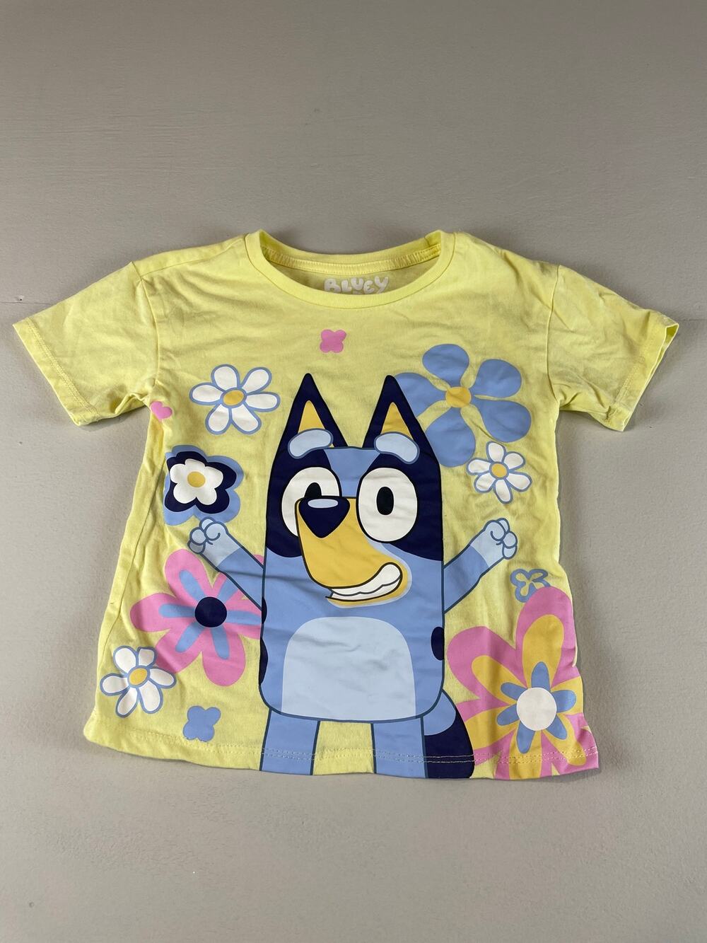 Bluey Flowers Tie Dye Graphic Tee T Shirt Size 4T Yellow Soft Cotton
